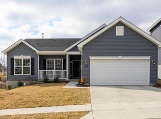 822 Summit Bluff Ct, Fenton, MO 63026