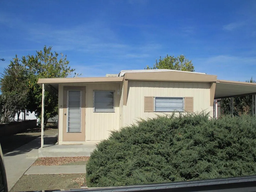 1074 W. Johnston Ave. — Photo 1