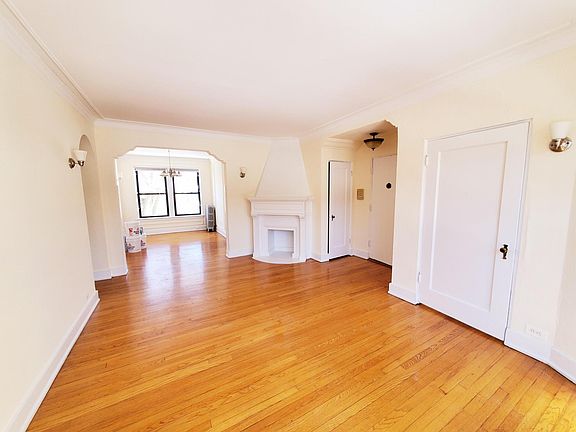 2nd image of 1201 W Farwell Ave #2