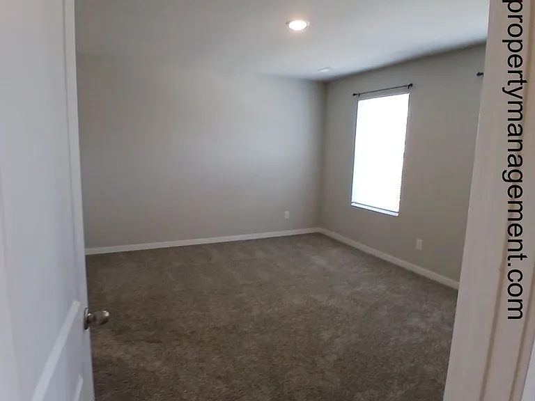 2404 SW Plaza Pkwy — Photo 25