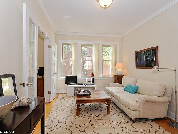 2nd image of 1704 W Catalpa Ave #3