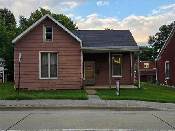 316 N 6th St, Belleville, IL 62220