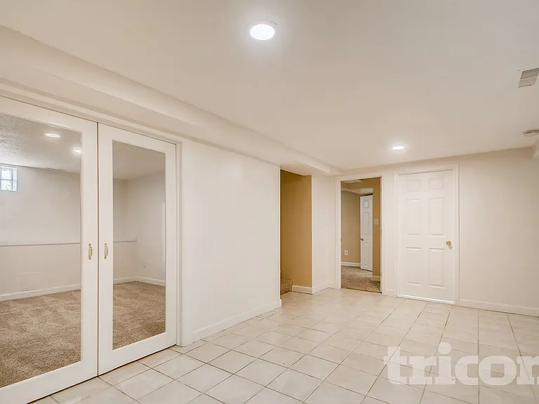 2545 Edgerton St — Photo 8