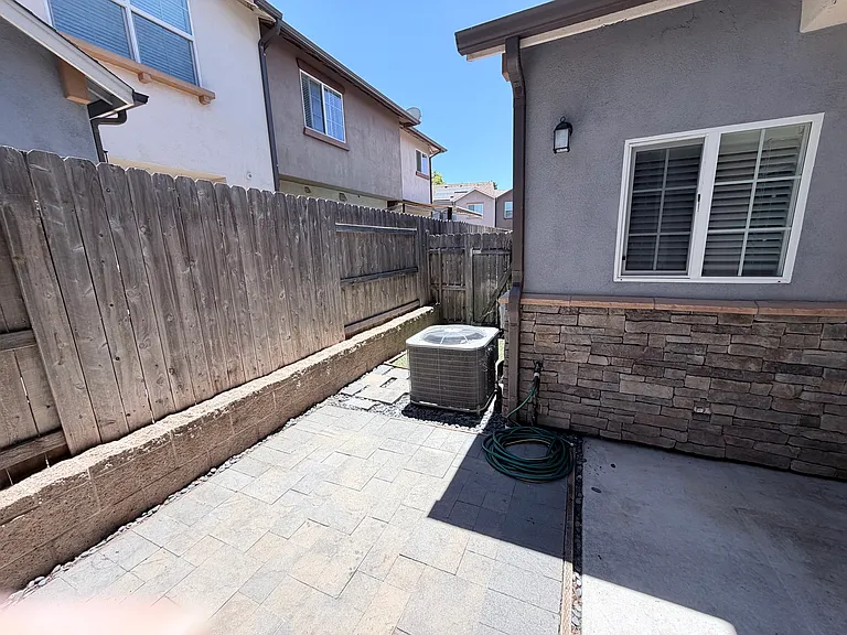 1189 Galeria Cir — Photo 20