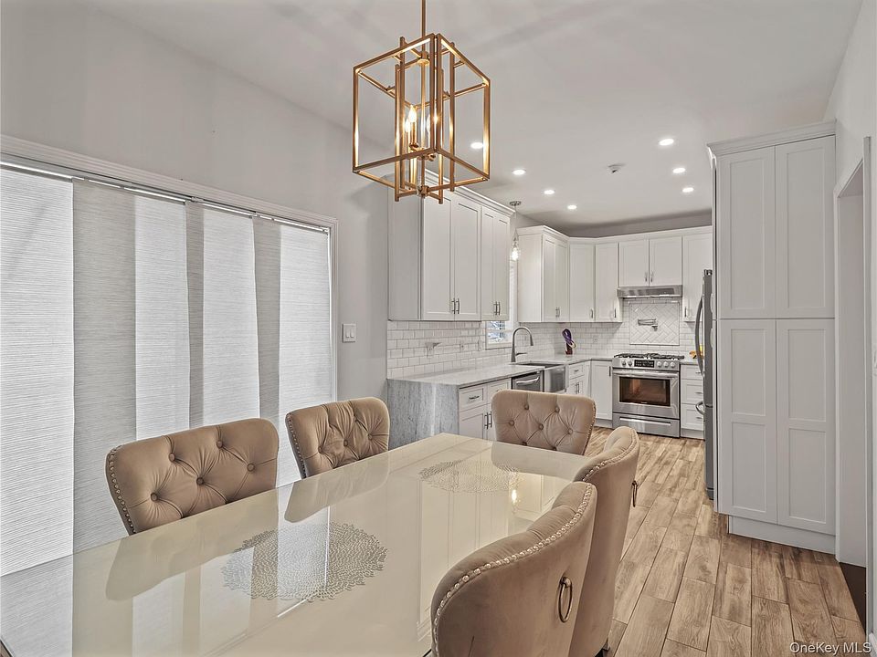1st image of 15 Leif Boulevard
