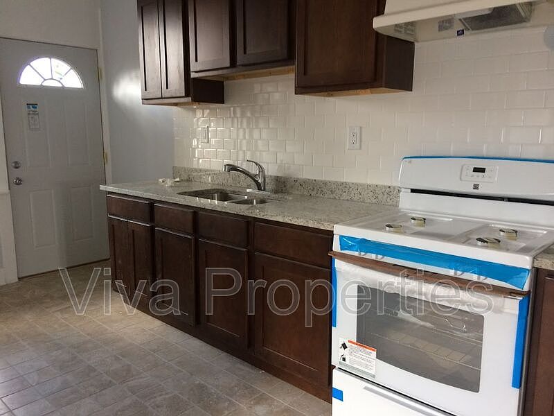 1st image of 2009 N Karlov Ave #3