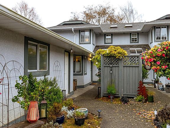 2nd image of 5110 Cordova Bay Rd #14