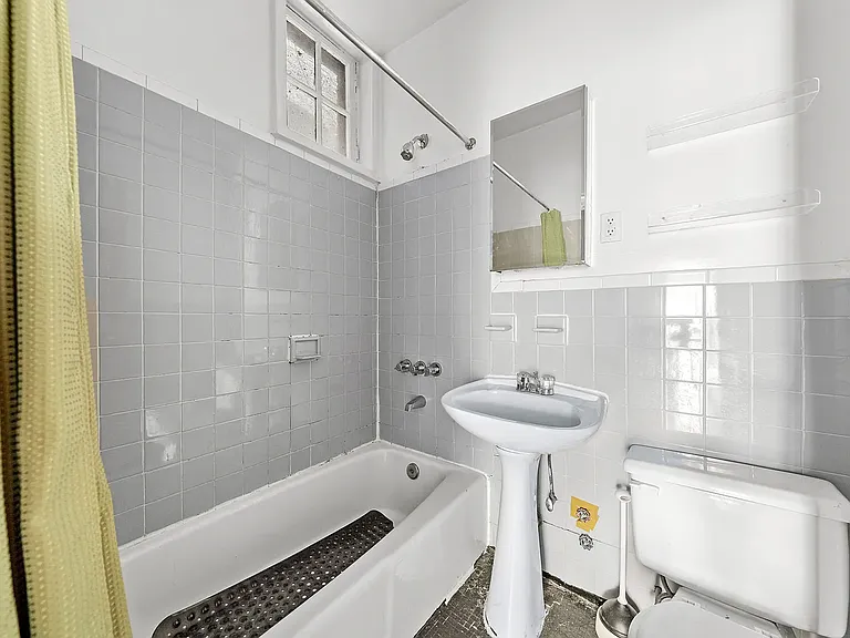 99 Perry St #1D — Photo 5
