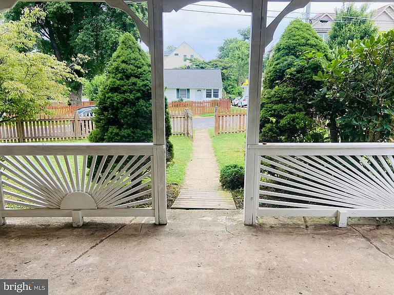 1838 Lusby Pl — Photo 4