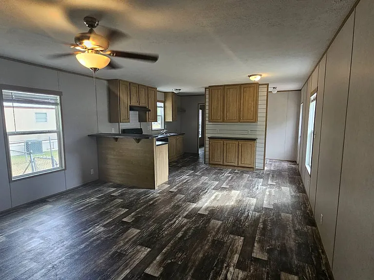 2320 E Macarthur Rd #P13 — Photo 1