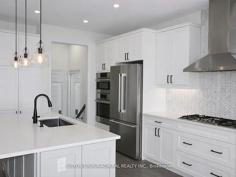 65 Barkerville Dr — Photo 38