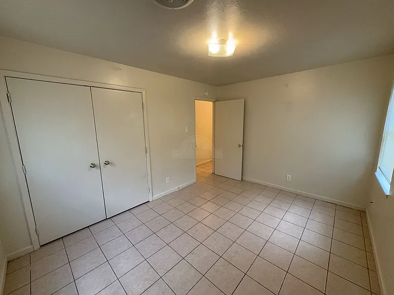 1214 Valentine St — Photo 13
