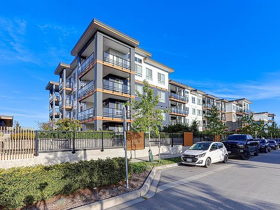 2nd image of 1792 Starling Dr #306