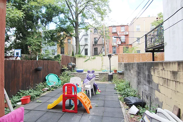 Rented by U2Apartment LLC | media 13