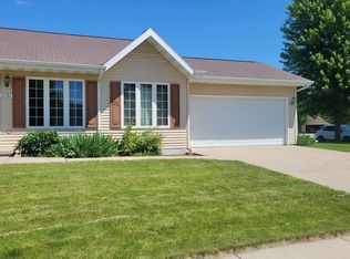 1131 Primrose Ln, Fond Du Lac, WI 54935