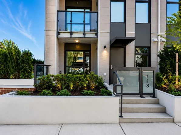 82 1st St #118, New Westminster, BC V3L 2G1