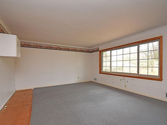 3rd image of 2065 Danville Dr
