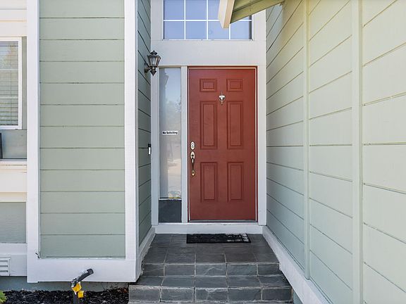 3rd image of 774 Fairfax Ct