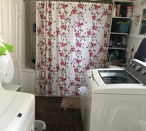 5th image of 307 Beauty St