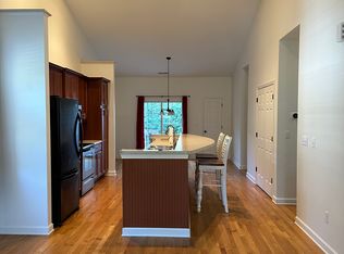 30 S Cottage Ct, Hendersonville, NC 28739