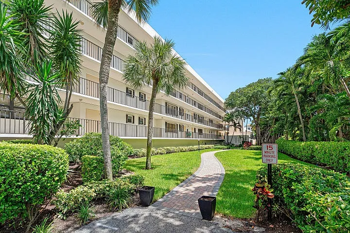 277 N Ocean Blvd