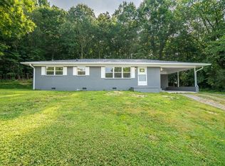 2711 Suncrest Dr, Dalton, GA 30720