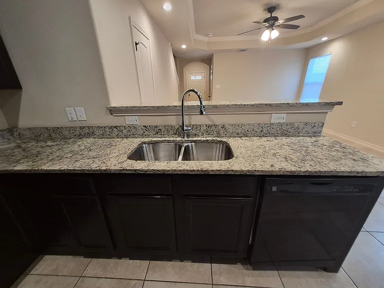 7026 Lakeview Dr #101 — Photo 7