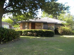 2850 Hebert St, Beaumont, TX 77705