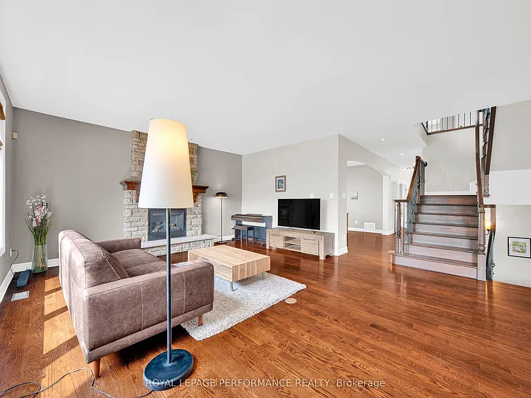 590 Kochar Dr — Photo 6