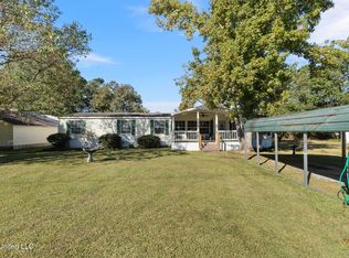 32 Kipper Dr, Moselle, MS 39459