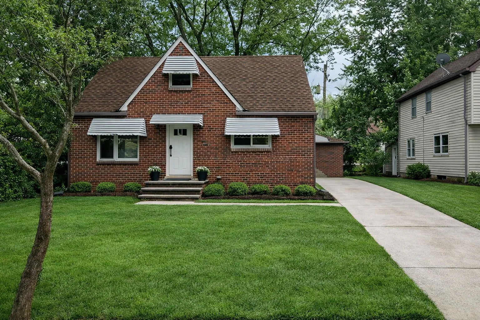 5593 Lafayette Ave photo 1