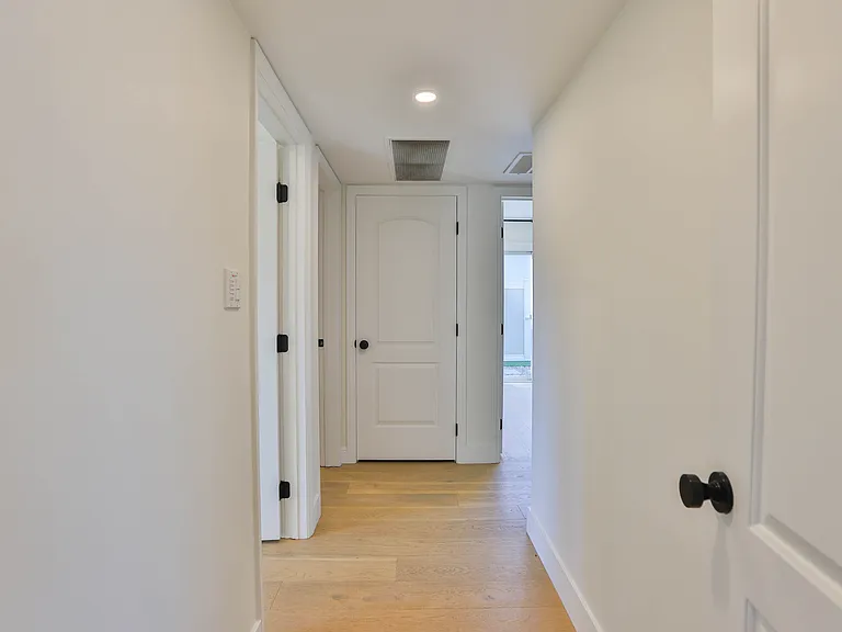 4835 Cliffside Dr — Photo 34