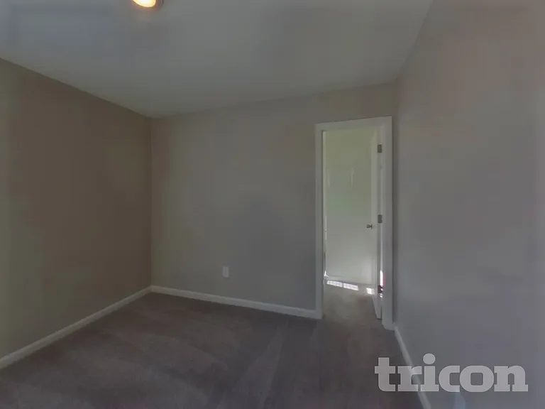 1715 Southwold Ln — Photo 10
