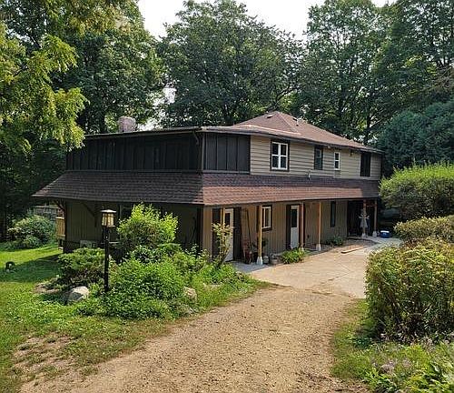 2nd image of W4019 Oakwood Dr #2E