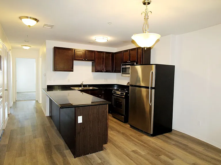 Harborview Apartments — Photo 16