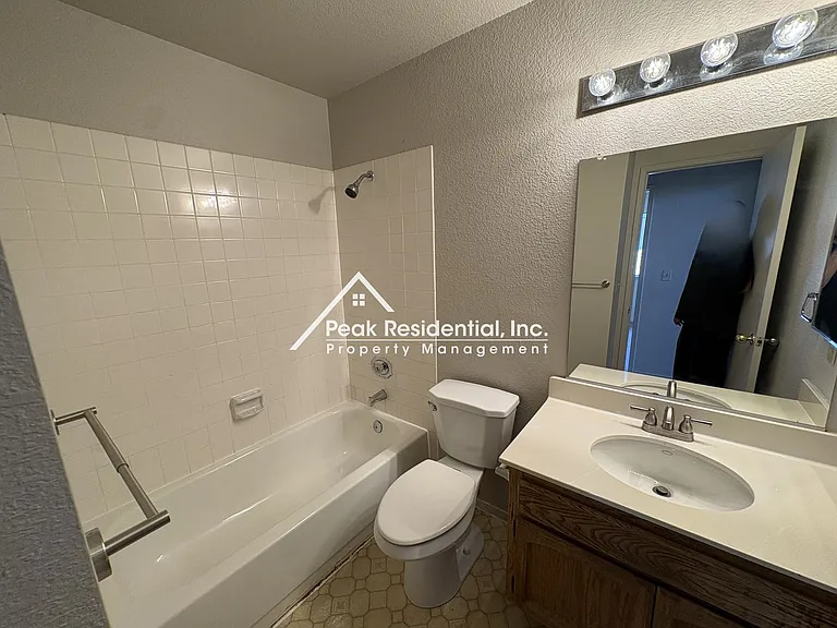 5621 Summit Dr — Photo 29