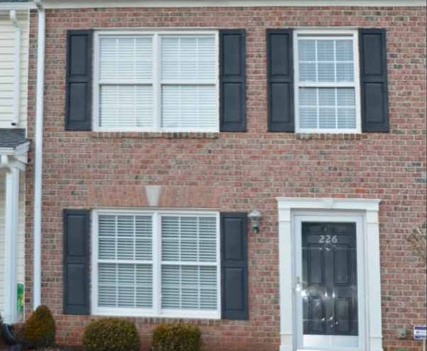 1st image of 226 Duncraig Dr
