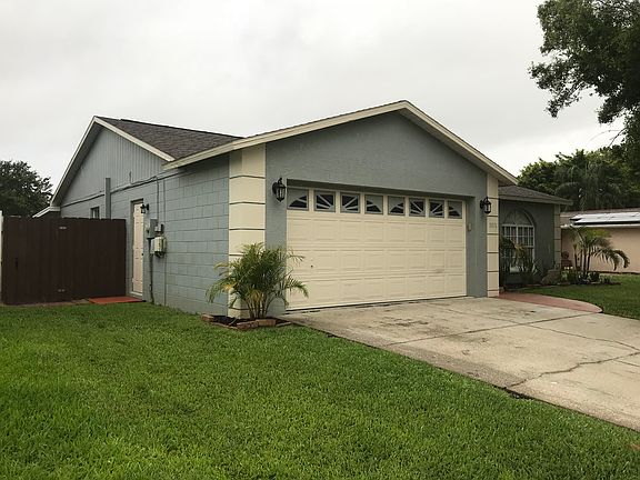 3rd image of 11076 Oakhaven Dr