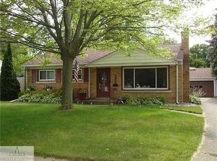 2520 Fairfax Rd, Lansing, MI 48910