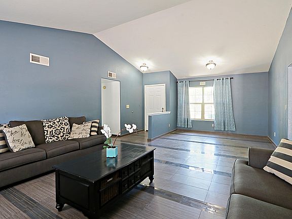 5th image of 1022 W Blackhawk Dr