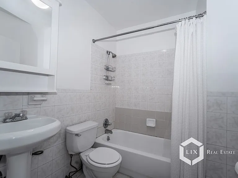 784 Bergen St #1R — Photo 12
