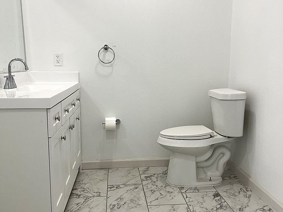 3rd image of 400 W Maple St #1