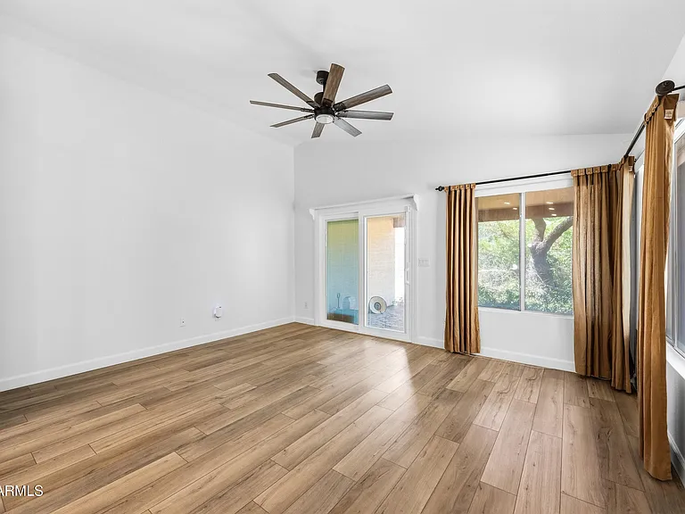 1142 W Sparrow Dr — Photo 9