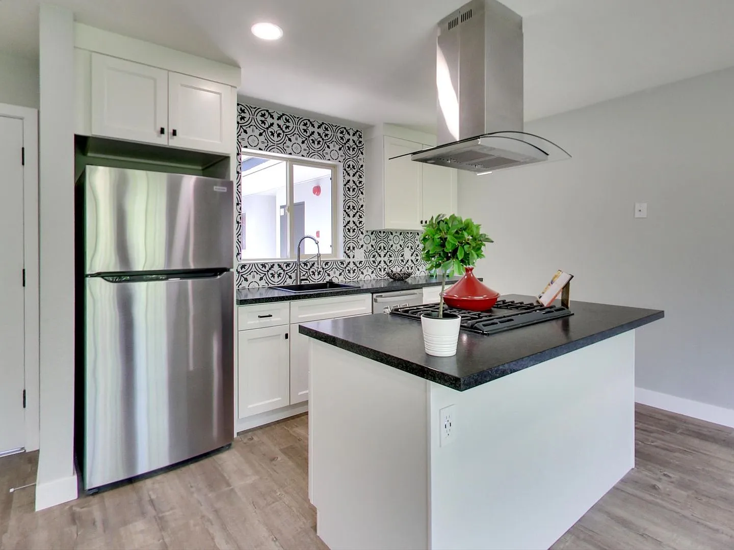 3720 FRUITVALE Ave — Photo 2