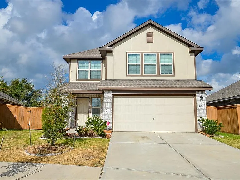 5434 Logan Dale Dr — Photo 1