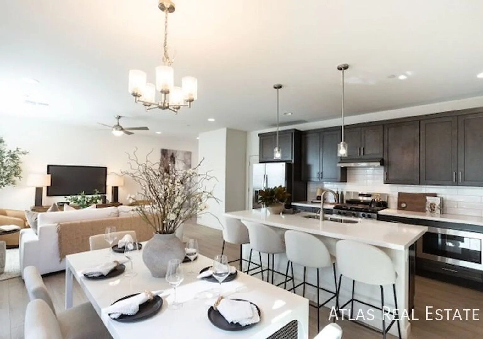Gated Community, Pet Friendly, Upgraded Lifestyle - Now Available — Photo 1