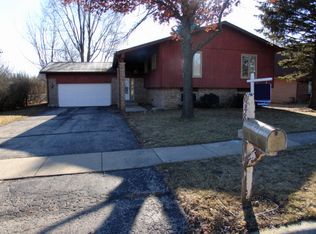 948 Saint Johns Rd, Woodstock, IL 60098