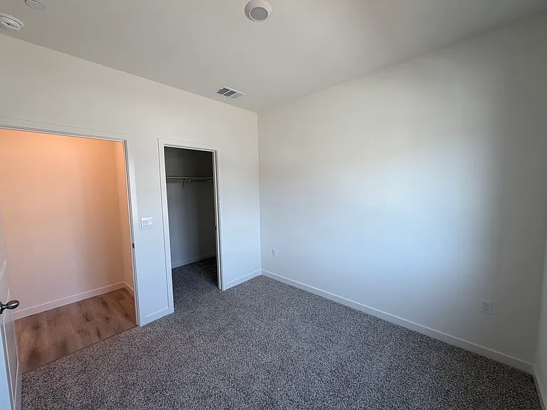 Bed 5 (Downstairs, front of home)