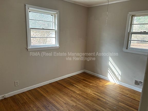 4th image of 1313 Oakdale Dr