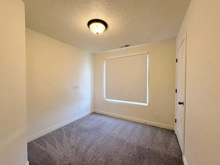 380 S 2150 W #302 — Photo 9